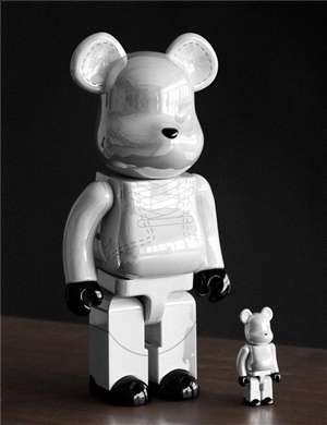 Be@rbrick Nike SB white chrome  400% + 100% 